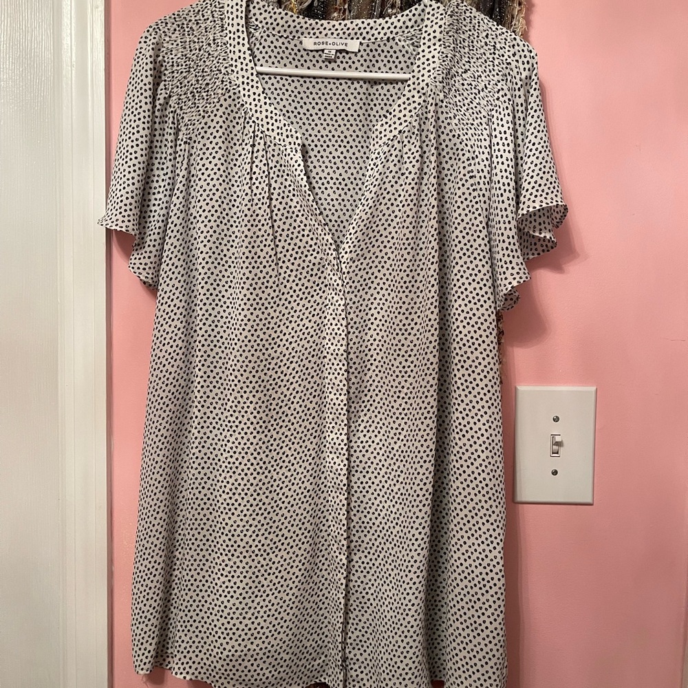 Rose and Olive Boutique brand. size 1x. Very small animal print black and white